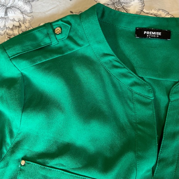 Premise Studio Green blouse - Picture 5 of 13